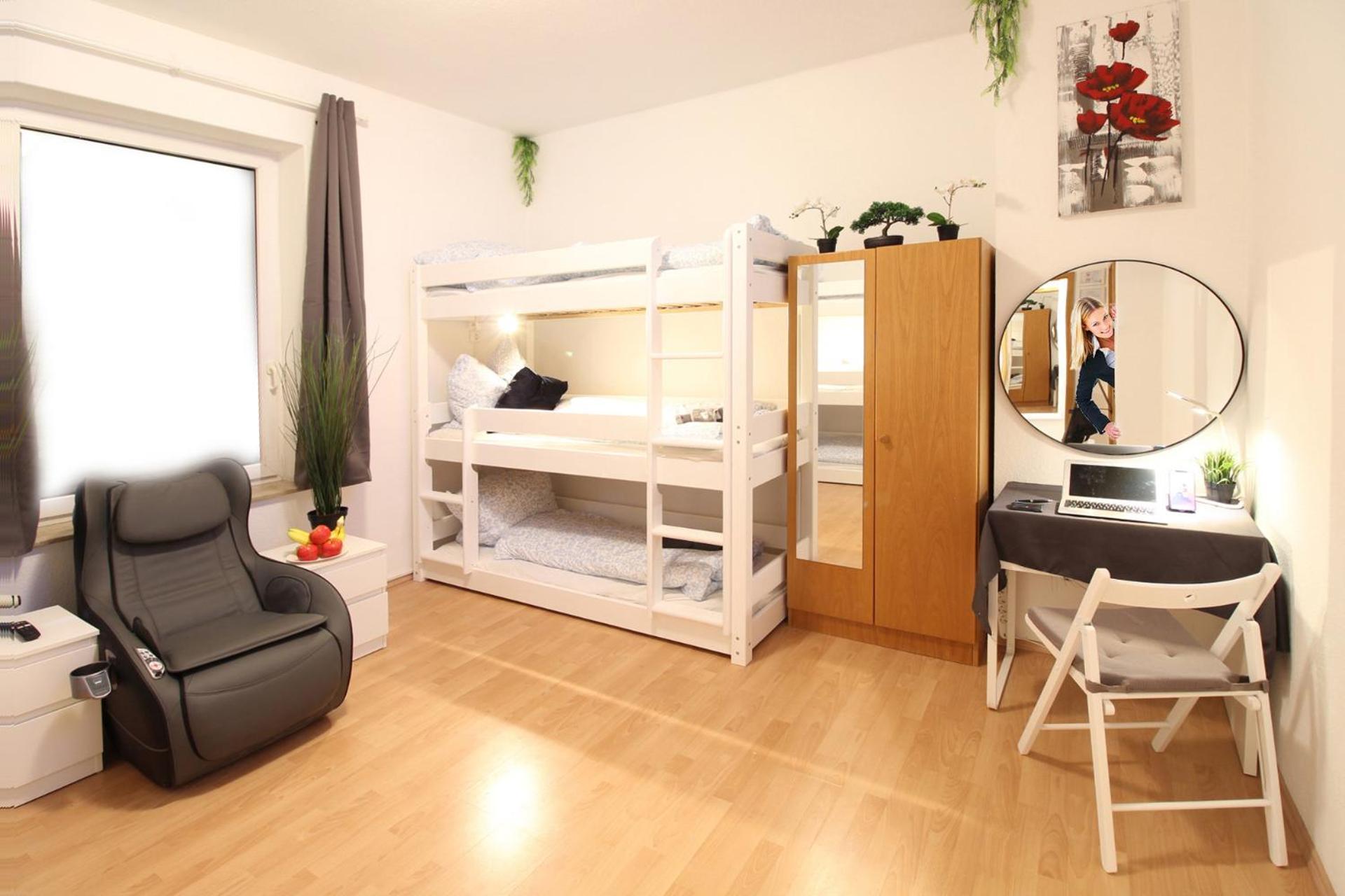 Hotel Ulm Zentrum - Komplettes Zimmer, Hochbett, Android Tv & Eigenem Bad - Perfekt Fuer Familien & Gruppen Exterior foto