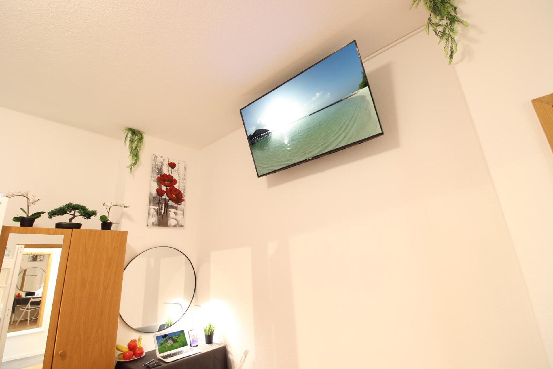 Hotel Ulm Zentrum - Komplettes Zimmer, Hochbett, Android Tv & Eigenem Bad - Perfekt Fuer Familien & Gruppen Exterior foto